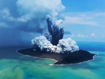 Новый остров появился в Тихом океане после извержения вулкана
