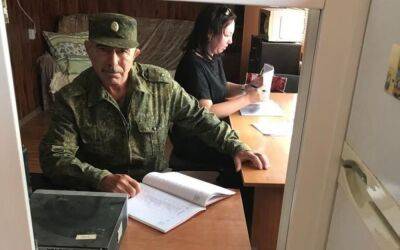 Россиянам начали вручать повестки на границе с Казахстаном (ФОТО)