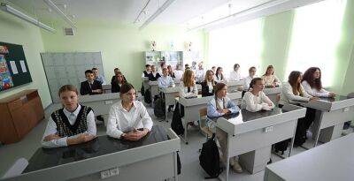 Андрей Иванец - Министр образования назвал самые популярные элементы школьной формы - grodnonews.by - Белоруссия