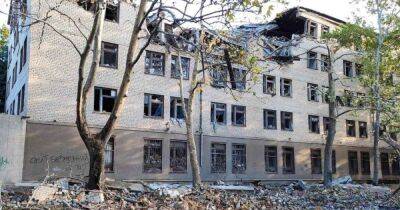 Войска РФ обстреляли Николаев: разрушены почти 30 домов, школы и больницы (видео)