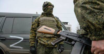 Оккупанты в Украине вербуют зэков, бунтуют против командиров и прикрываются детьми