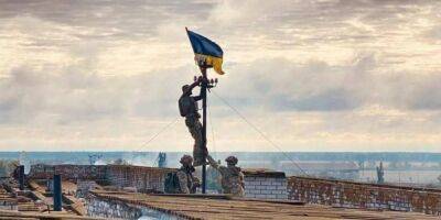 Офис президента показал украинский флаг в Высокополье Херсонской области. В Минобороны прокомментировали