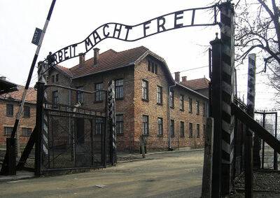 Главу еврейской общины Рима случайно заперли в Освенциме