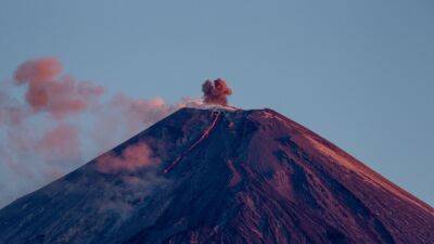 Число погибших при восхождении на вулкан на Камчатке достигло восьми