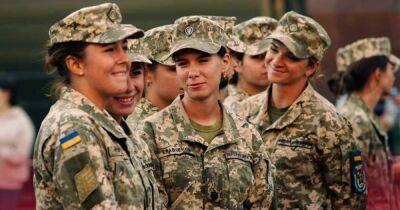 Обязательный воинский учет для женщин сократят до трех специальностей, — Минобороны