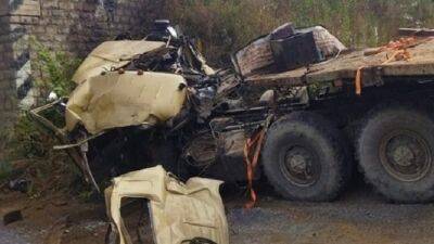 В Челябинской области водитель грузовика погиб, врезавшись в мост