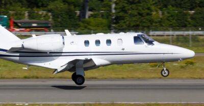 Крушение самолета под Вентспилсом: спасатели нашли в море 11 фрагментов Cessna 551
