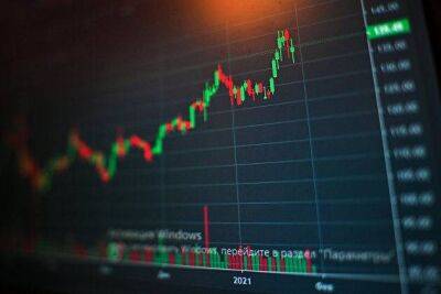 Покупка акций рискованна из-за вероятности мирового финансового кризиса, считает эксперт