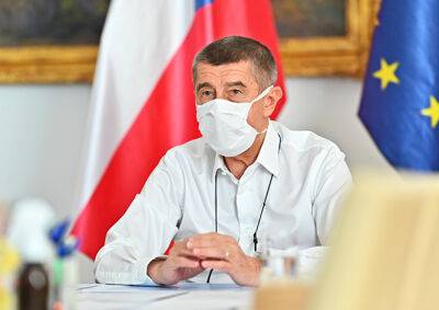 Премьер Чехии назвал срок возвращения к нормальной жизни