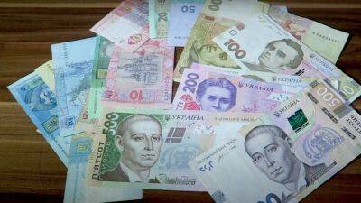 Пенсии увеличат на 500 грн, а ряд соцвыплат удвоят: сколько будут получать украинцы к концу года