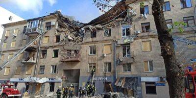 Утренний удар РФ по центру Харькова: из-под завалов разрушенного жилого дома спасли троих человек