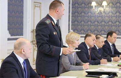 Торжественный ритуал принятия присяги при приеме в гражданство предлагают ввести в Беларуси