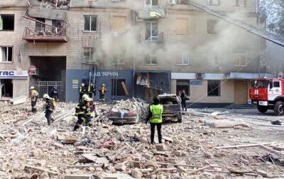 В Харькове из-под завалов спасли троих жителей обстрелянного дома
