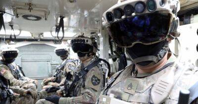 Военные начнут использовать "умные" очки от Microsoft: чем они помогут на поле боя