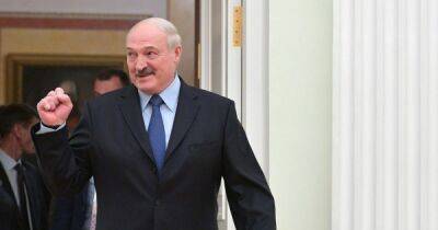 "Эти люди известны": Лукашенко хочет лишать гражданства белорусов, уехавших из страны (видео)