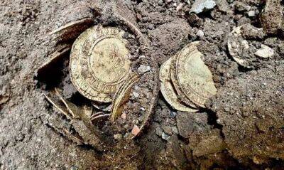 Скарб із рідкісними золотими монетами виявлено при перебудові будинку в Британії