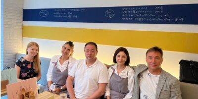 «Посетителей полно». В Токио открылся ресторан украинской кухни с борщом и котлетами по-киевски