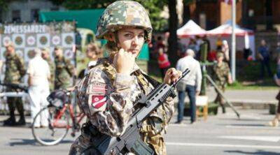 У Латвії вирішили повернути обов'язкову військову службу