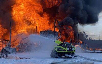 В Борисполе тушат масштабный пожар: задействовали спецробота
