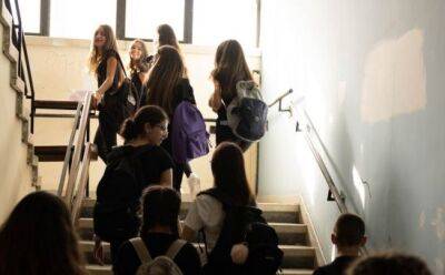 В Ларнаке 35 учеников отстранены от занятий