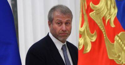 Кремль регулярно звонит олигархам и просит вернуться в Россию, — СМИ