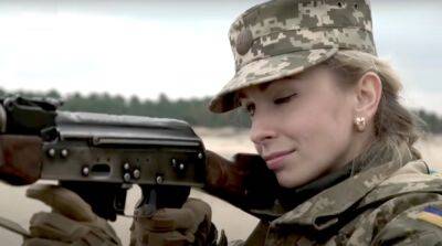 Украинкам можно выдохнуть: сроки начала постановки женщин на военный учет перенесли – названа новая дата