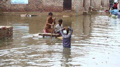 Пакистан після повені місцями перетворився на море