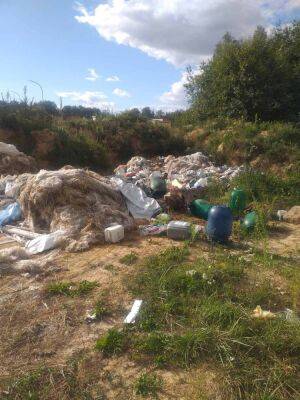 В Кореличском районе выявлен факт несанкционированного складирования мусора