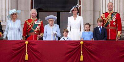 принц Уильям - Елизавета II - принц Чарльз - принц Эндрю - Елизавета Королева (Ii) - принцесса Анна - принц Эдвард - Лиз Трасс - Из-за опасений о здоровье. Королевская семья срочно направляется в Балморал, где находится 96-летняя королева Елизавета - nv.ua - Украина - Англия - Лондон