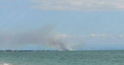Над оккупированным Крымом поднялся сильный дым: в сети сообщают о "прилетах" (видео)