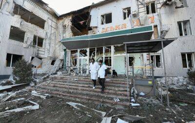 Оккупанты с 24 февраля разрушили в Украине более сотни медицинских учреждений