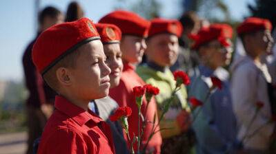 Оккупанты в Мариуполе отпраздновали "годовщину освобождения Донецка от фашистов" – советник мэра