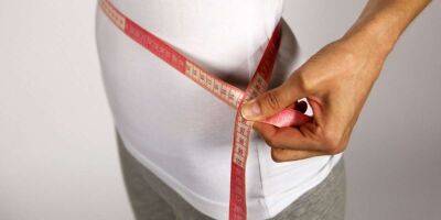 Диетолог назвал две основные причины набора лишнего веса после 40 лет
