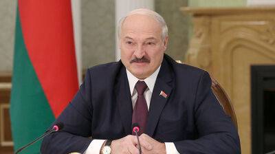Лукашенко, который помогает Путину воевать, провозгласил "год мира"