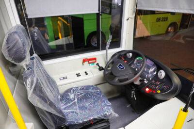 Регистраторы для фиксации нарушений ПДД на остановках и выделенных полосах установлены пока только в нескольких автобусах