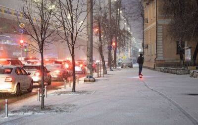 Українців попередили про ожеледицю на дорогах: рятувальники дали поради водіям