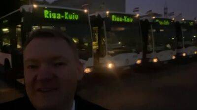 Киев получил 10 автобусов в подарок от Риги