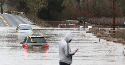 Наводнение в Калифорнии подтопило дома Опры Уинфри и принца Гарри