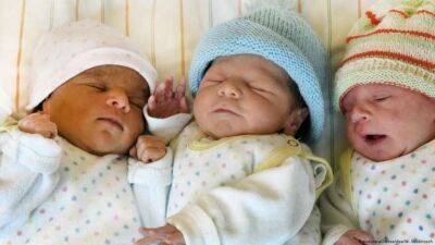 Місцева влада на Прикарпатті знайшла спосіб, як підвищити народжуваність
