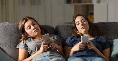 iPhone выходного дня: почему молодежь начала переходить на простые телефоны из нулевых