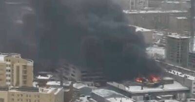 Новый пожар в РФ: в Москве загорелся склад автосервиса, его тушили с вертолетов (видео)