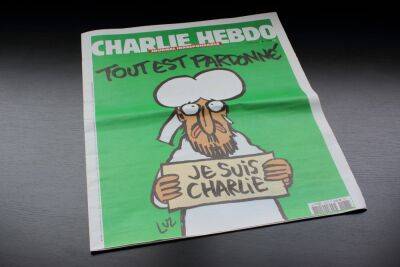 «Charlie Hebdo» ответили на угрозы Ирана новыми карикатурами на Али Хаменеи
