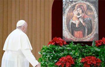 Папа Римский помолился за Украину перед белорусской иконой