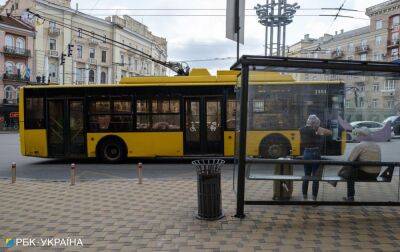 Чи з'являться в Києві укриття на зупинках: відповідь КМДА