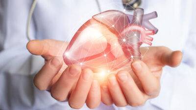Впервые в Израиле: больному ввели искусственное сердце через ребро
