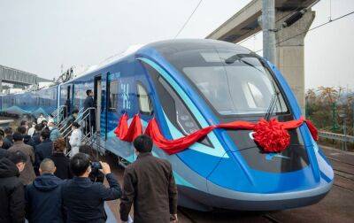 Китай запустив перший у світі екологічний пасажирський поїзд