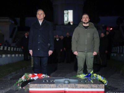 Зеленский и Дуда во Львове почтили память польских военных на Мемориале орлят и погибших украинцев
