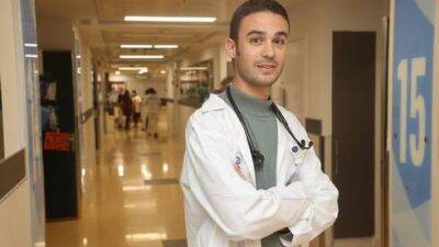 Молодой врач в Израиле написал 200 научных работ и стал профессором в 35 лет