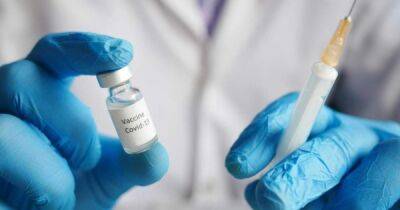 Безопасность прививки от Covid. Ученые нашли доказательства связи мРНК вакцин с развитием миокардита - focus.ua - США - Украина - Англия - шт.Флорида