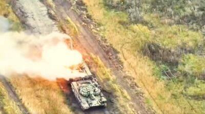 Десантники показали, как уничтожают российские танки вблизи Марьинки